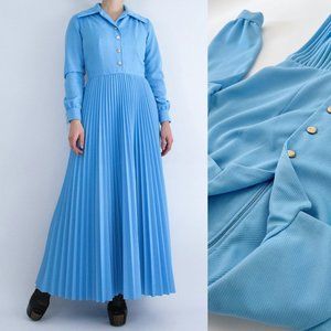 Vintage 70s blue disco queen pleated maxi dress w/ long sleeves & dagger collar